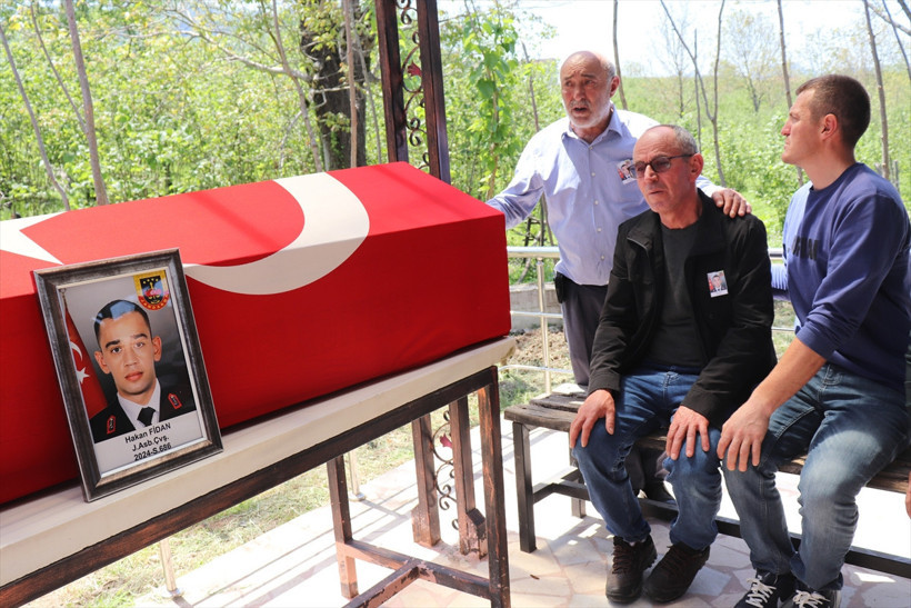 Derede boğulan astsubay son yolculuğuna uğurlandı - Resim : 3