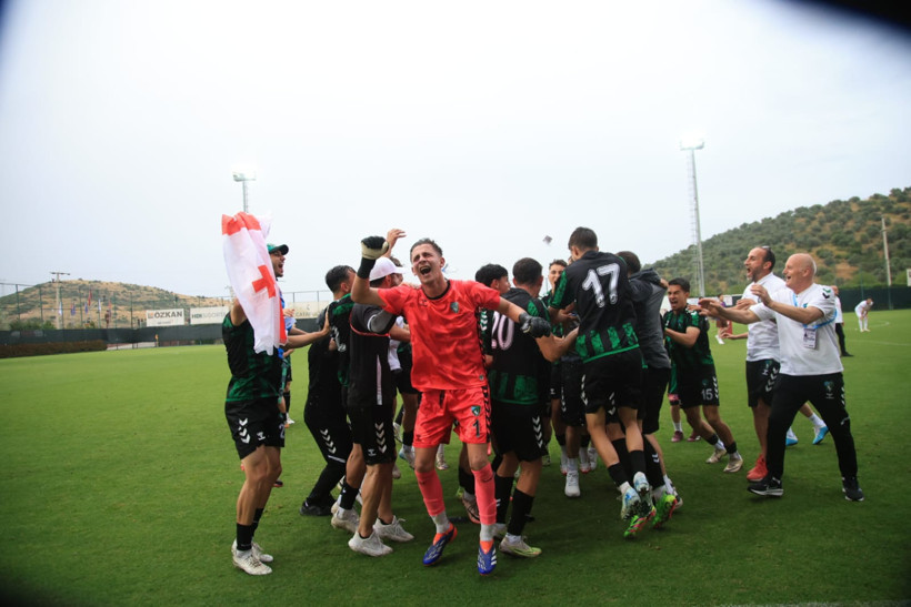 Öpüldünüz gençler! Türkiye şampiyonu oldular! “4-3” - Resim : 10