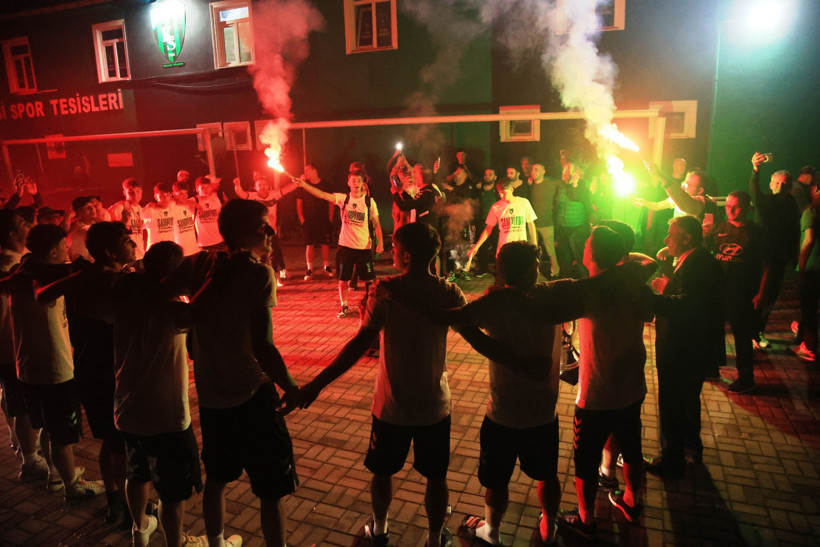 Geceyi gündüze çevirdiler! Vinsan’ı inlettiler! - Resim : 2