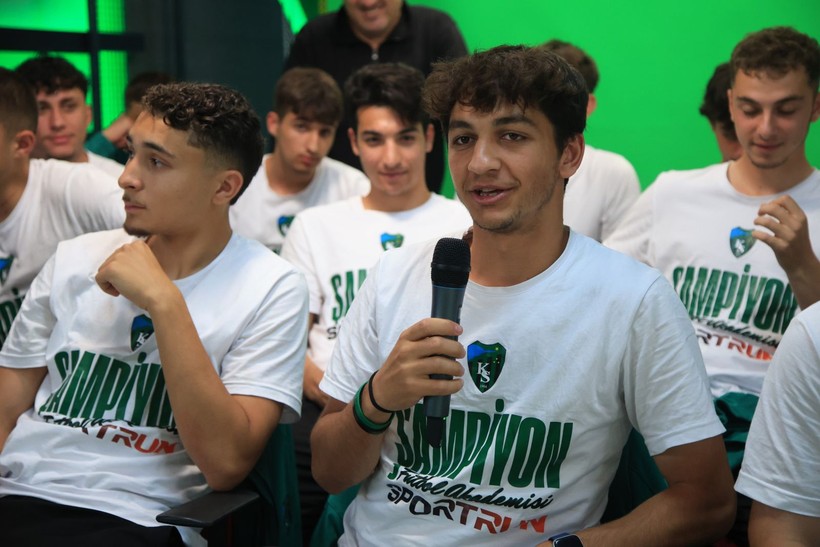 Kocaelispor U-19 Nokta TV stüdyolarında - Foto Galeri- - Resim: 63