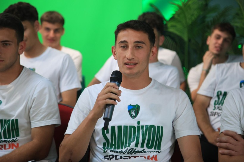 Kocaelispor U-19 Nokta TV stüdyolarında - Foto Galeri- - Resim: 31