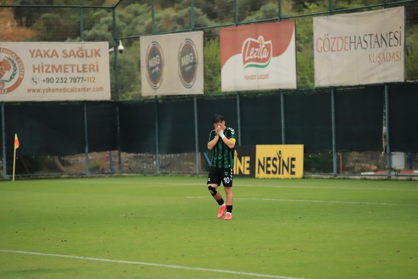 Kocaelispor - Mustafakemalpaşa U-19 maçının penaltı heyecanı Foto Galeri - Resim: 18
