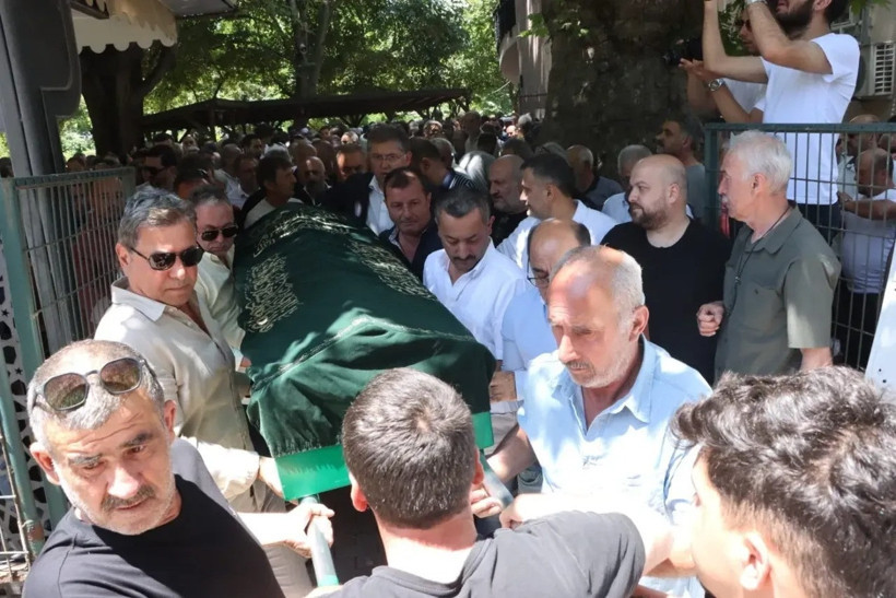 CHP'li meclis üyesi Cengiz Şengül son yolculuğuna uğurlandı! - Resim : 4