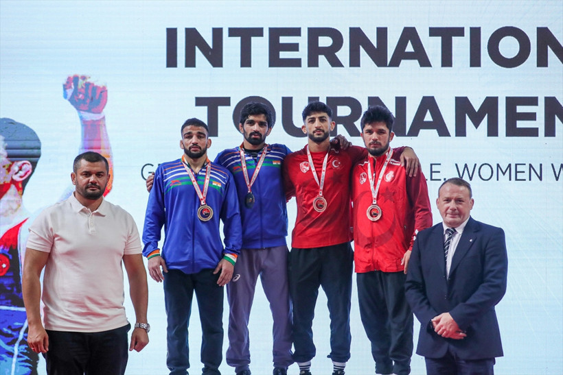 Kocaeli'de düzenlenen güreş turnuvasında 3. gün müsabakaları sona erdi - Resim : 1