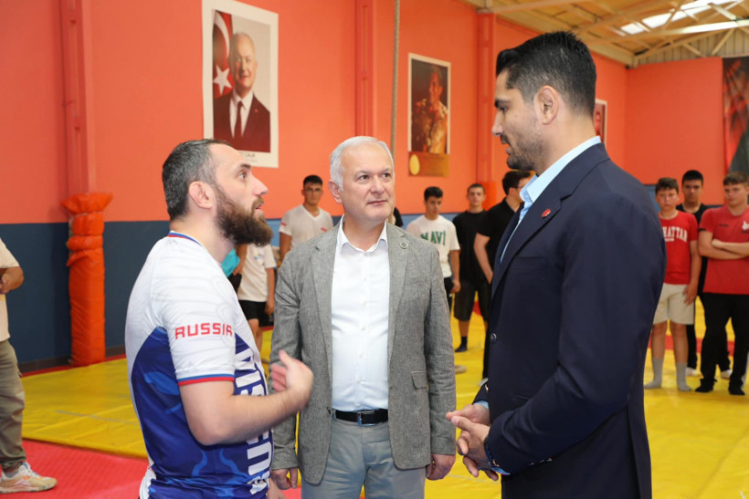 Taha Akgül Karamürsel'de krallar gibi ağırlandı! - Resim : 4