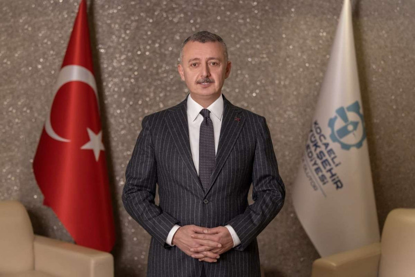 Tahir Büyükakın'dan veda - Resim: 1