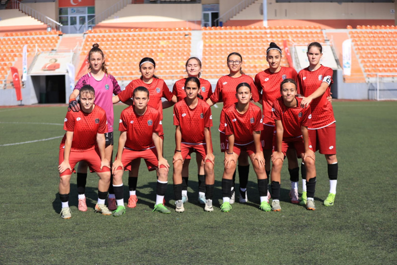Kocaeli Kadın Futbol Kulübü, Türkiye şampiyonasında! “10-0” - Resim : 8