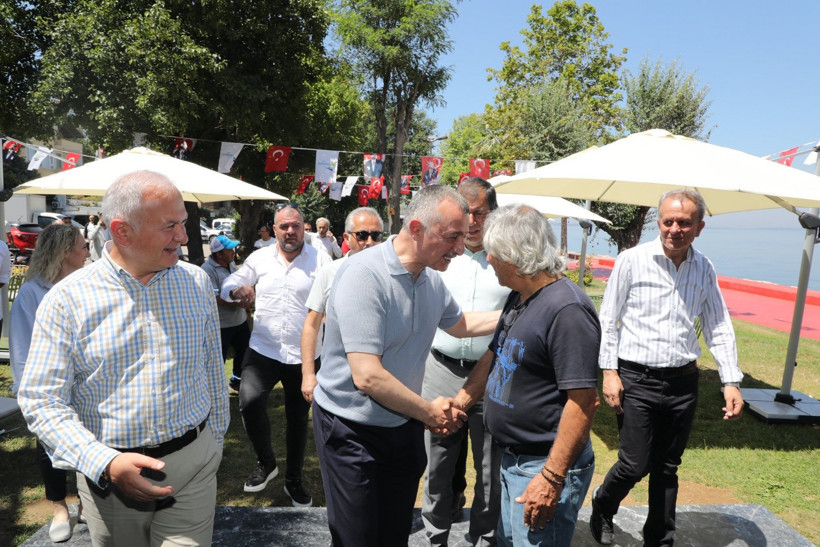 Ahmet Çalık, Tahir Büyükakın’ı Bizim Kafe’ye götürdü - Resim : 2