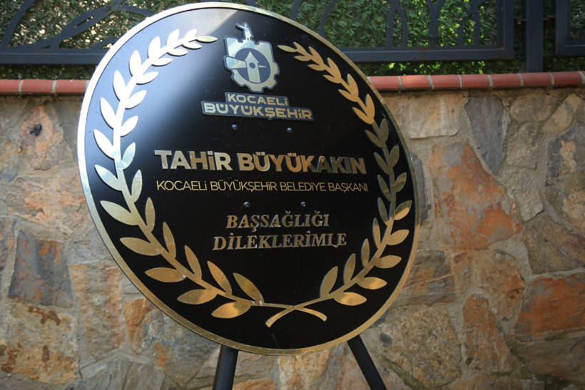 Mevlüt Ağra'dan babasına son görev! - Resim : 12