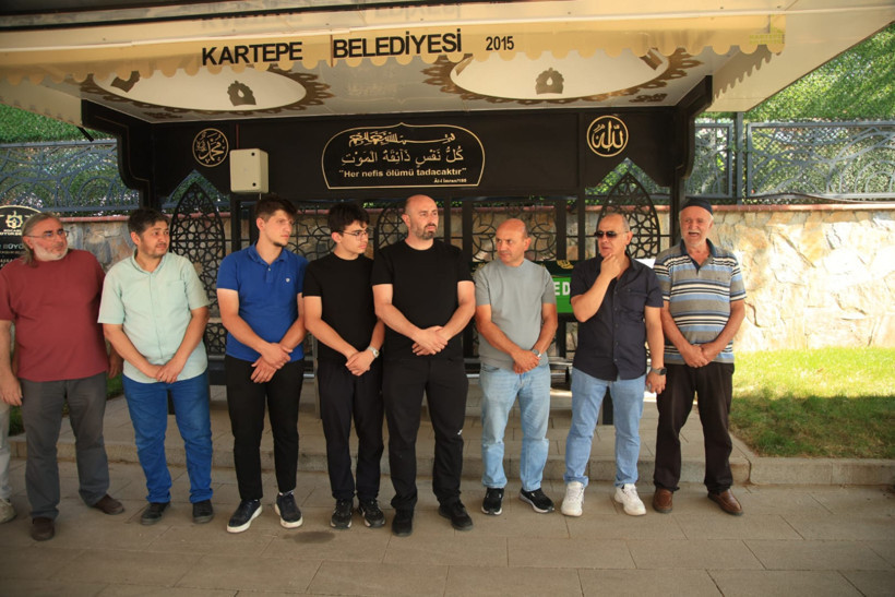 Mevlüt Ağra'dan babasına son görev! - Resim : 11