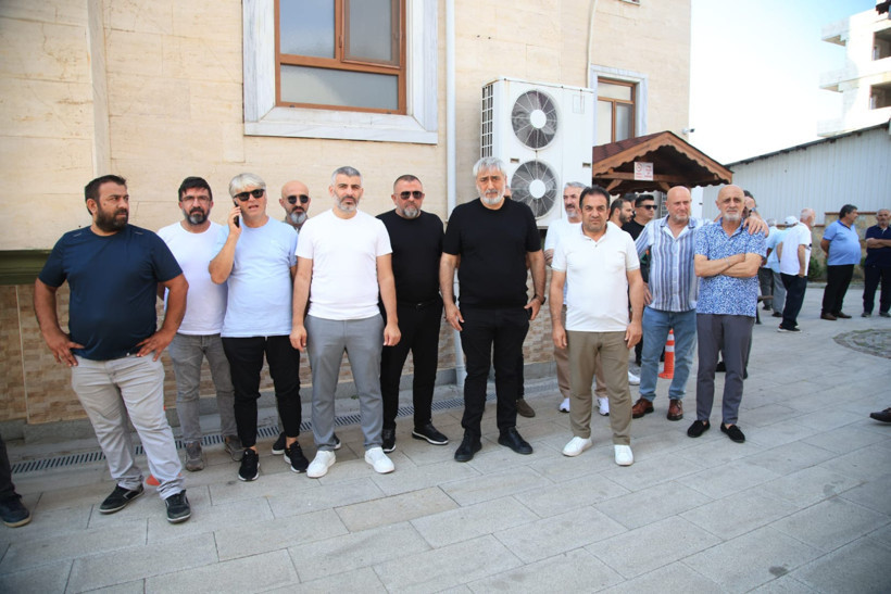 Mevlüt Ağra'dan babasına son görev! - Resim : 7