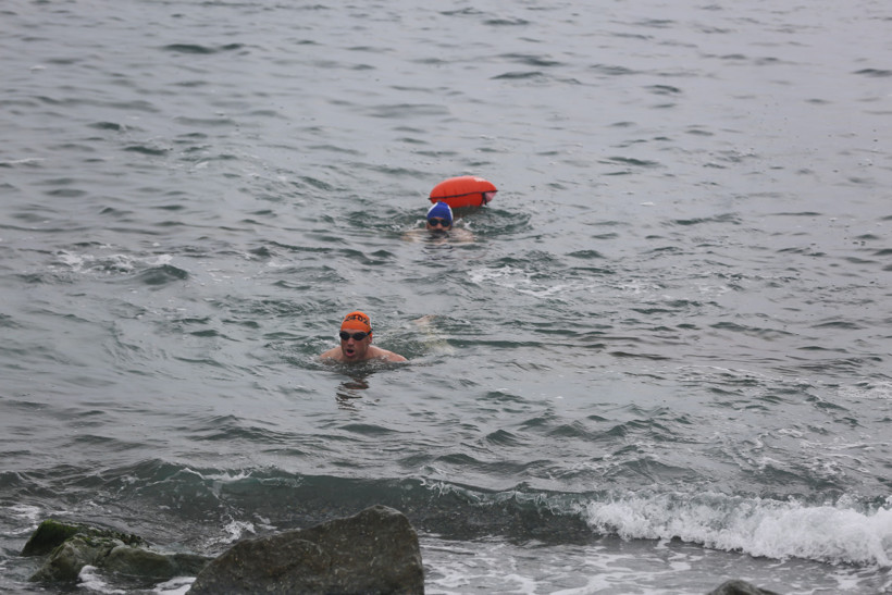 15 Temmuz için Karadeniz’de 4 kilometre boyunca yüzdüler - Resim : 2