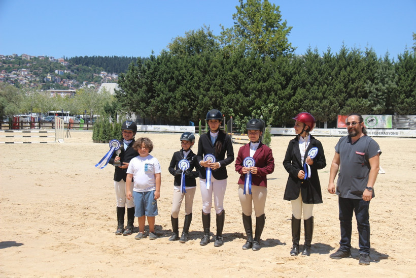 Kocaeli Atlı Spor’da binicilik şöleni başladı! - Resim : 1