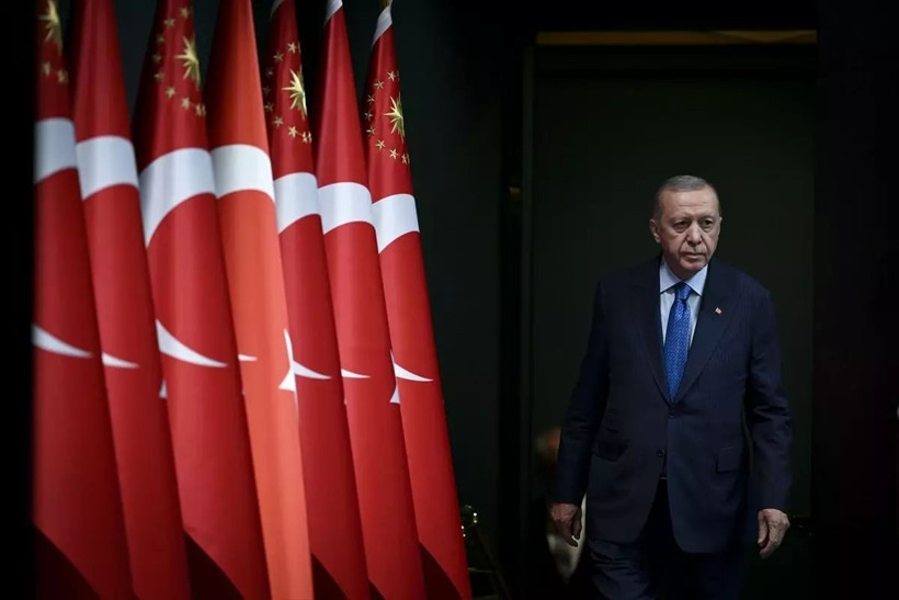 Erdoğan ailesi o ismin biletini kesti! - Resim: 2