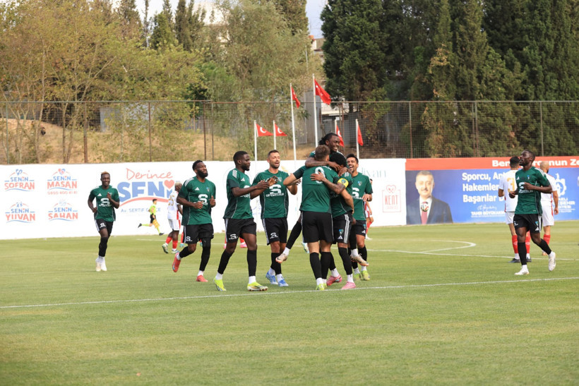 Kocaelispor- Casablanca 2-0 - Resim : 3