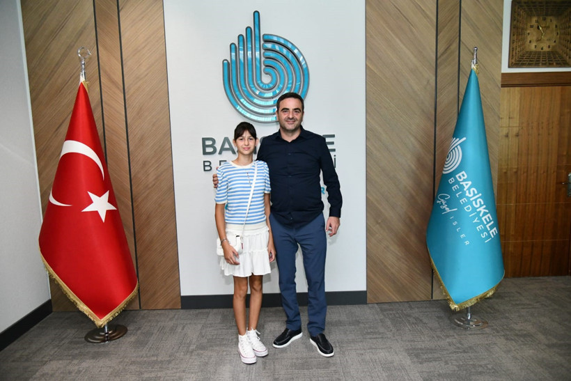 Yasin Özlü başarılı sporcuları ağırladı - Resim : 2