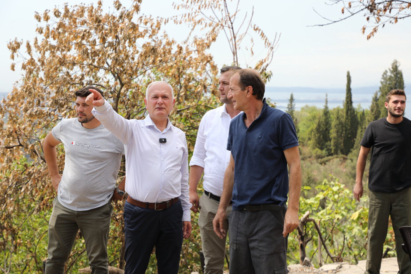 Ahmet Çalık'tan yangından etkilenen vatandaşa ziyaret - Resim : 1
