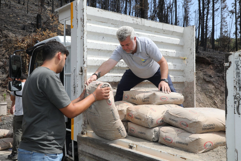 Ahmet Çalık'tan yangından etkilenen vatandaşa ziyaret - Resim : 5