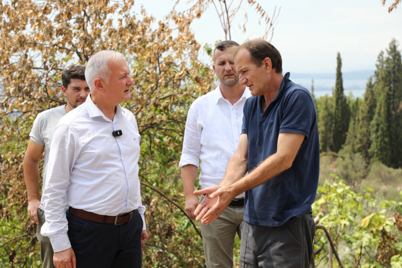 Ahmet Çalık'tan yangından etkilenen vatandaşa ziyaret - Resim : 4