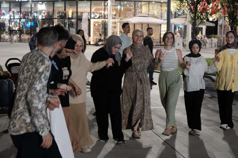 Karadeniz rüzgârı Milli İrade Meydanı’nda esti - Resim : 1