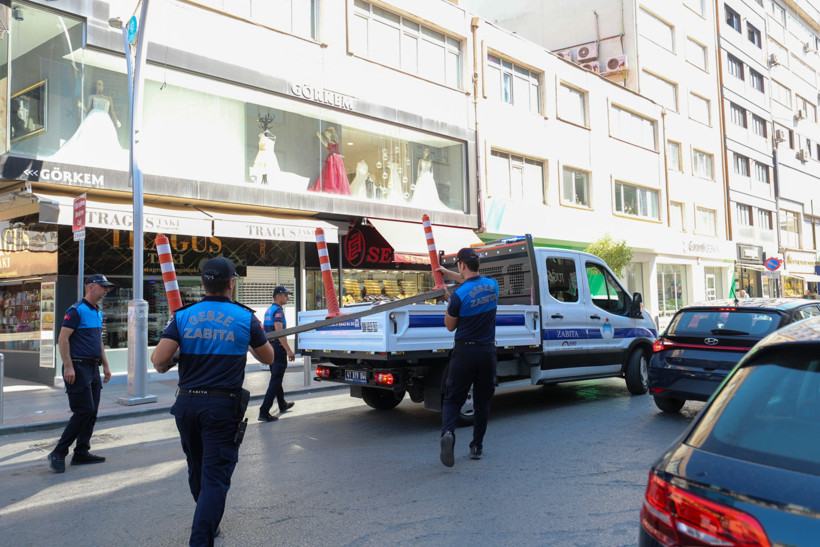 Kaldırım işgali ile mücadele! Malzemelere el konuldu... - Resim : 2