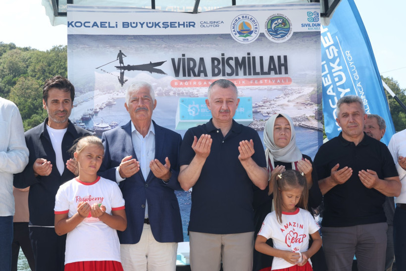 Vira Bismillah... Tahir Büyükakın balıkçılarla denize açıldı - Resim : 2