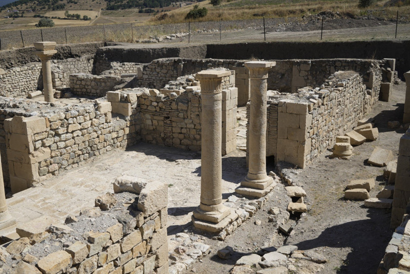 Anadolu'nun en narin kadın iskeletleri Satala'da ortaya çıktı - Resim : 3