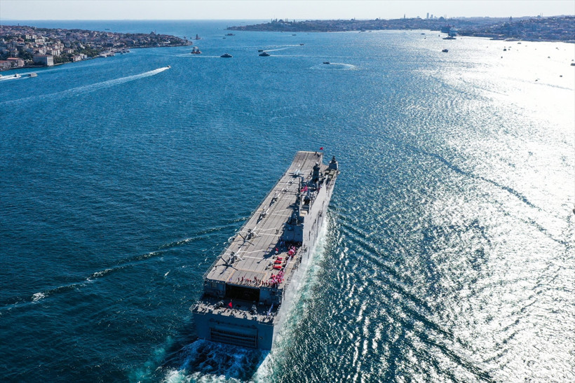 Cumhurbaşkanı Recep Tayyip Erdoğan, donanmayı selamladı - Resim : 3