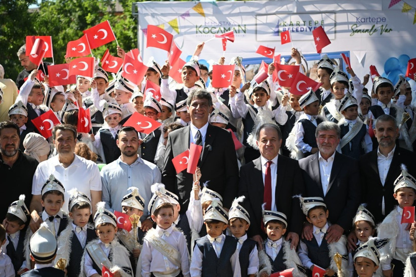 Kocaeli'de sünnet şöleni, Zafer Bayramı coşkusuyla birleşti - Resim : 1