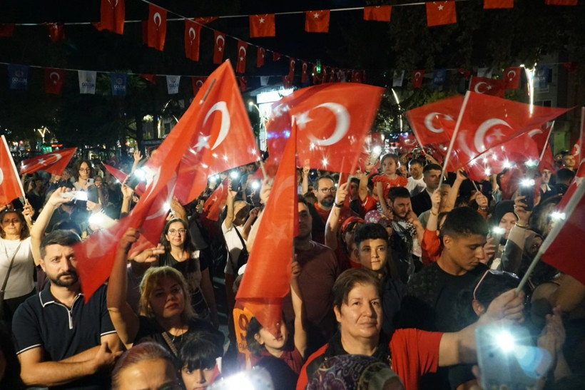 Gölcük'te Zafer Bayramı coşkusu yaşandı - Resim : 4