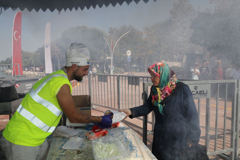 Kocaeli'de Balık Festivali coşkusu... Tam 8 bin adet dağıtıldı - Resim: 17
