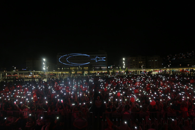 Meydanda “Zafer” coşkusu - Resim : 3