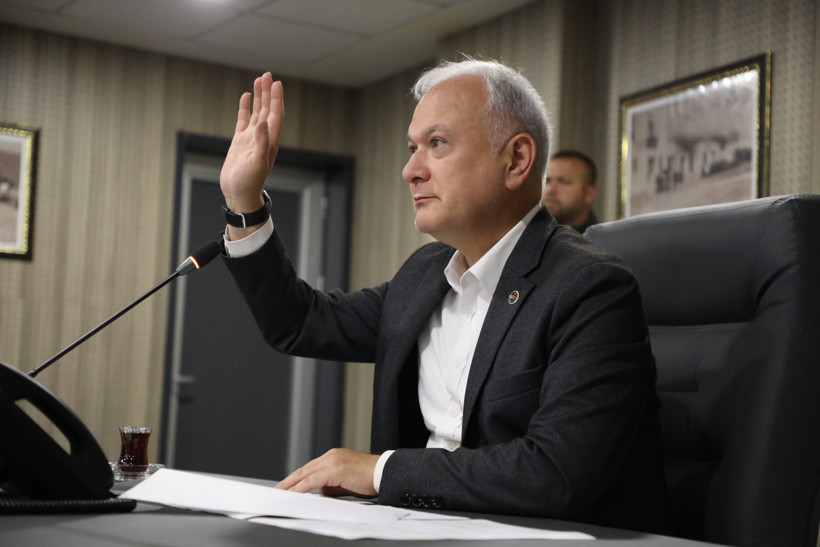 Karamürsel Belediyesi Meclisi tek madde ile gerçekleştirildi - Resim : 2