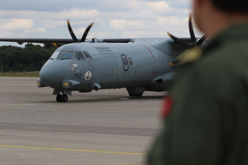 Mavi vatanın uçan gözü... Havada kalkan oluyor - Resim: 1