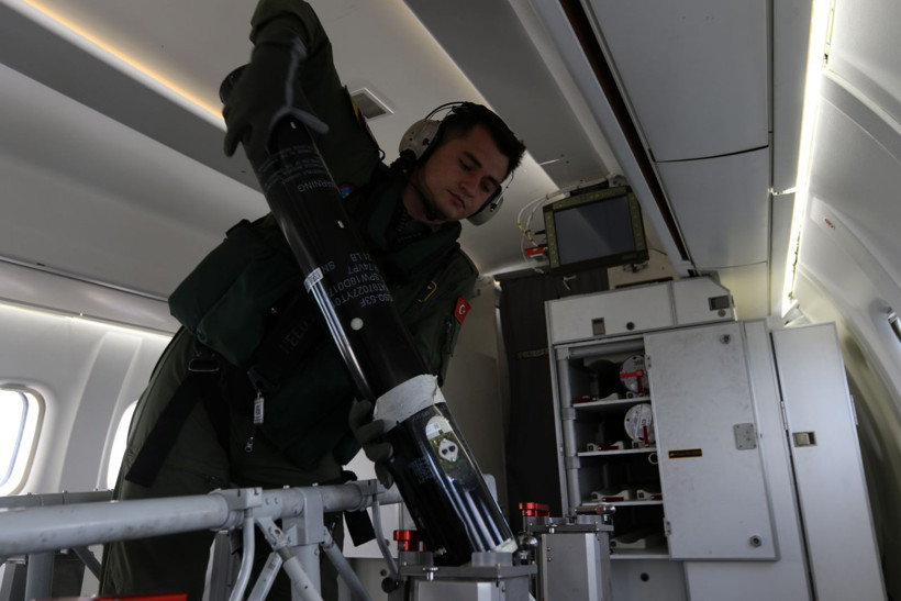 Mavi vatanın uçan gözü... Havada kalkan oluyor - Resim: 8