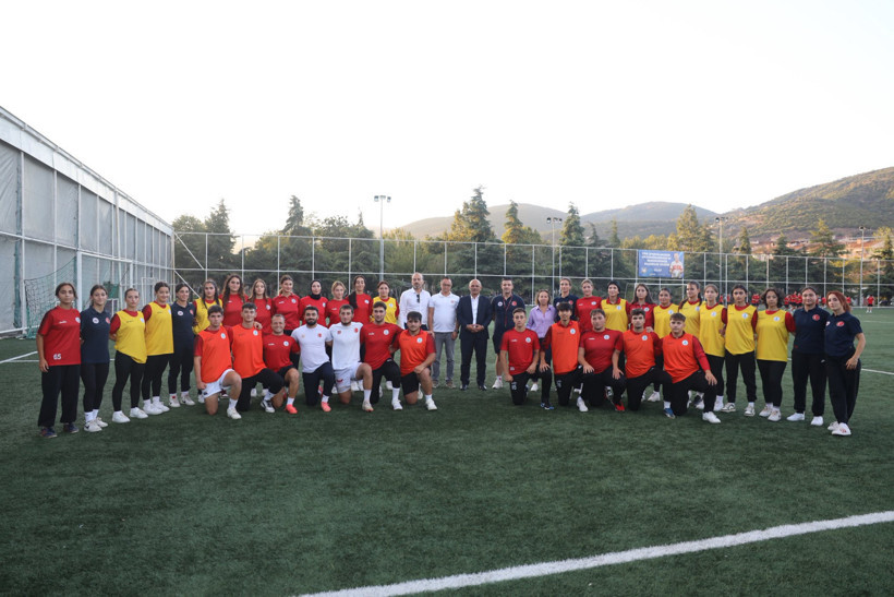 Şener Söğüt, genç sporcularla bir araya geldi - Resim : 2