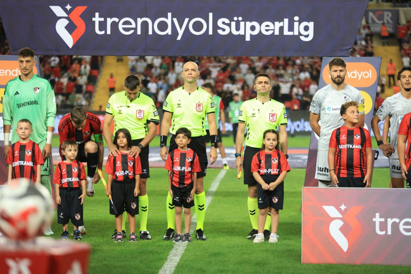 Gaziantep Futbol Kulübü - Kocaelispor maçının ilk yarısından kareler - Resim: 7