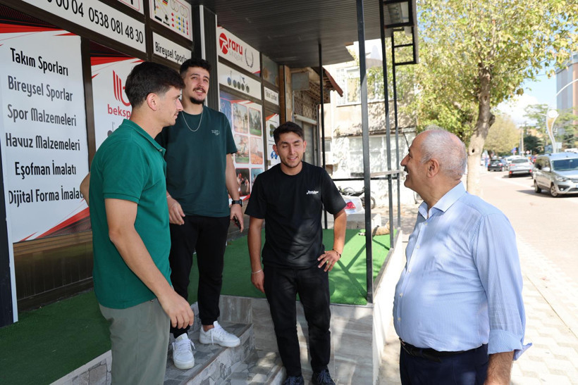 Zinnur Büyükgöz'den esnaf ziyareti - Resim : 1