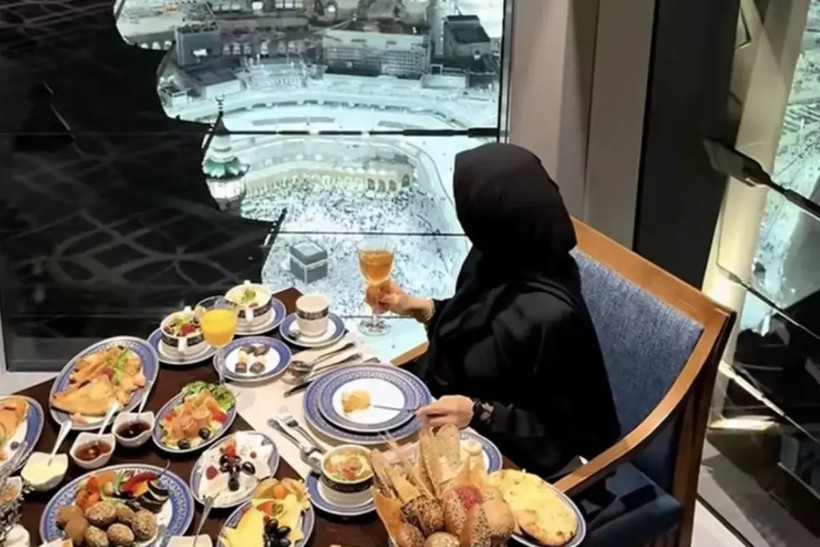 Kabe manzaralı görüntüler tartışma yarattı! - Resim: 3