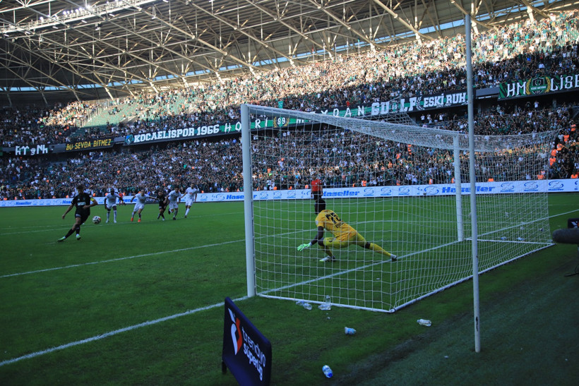 Biz kimi yeneceğiz! 1-1 - Resim : 2