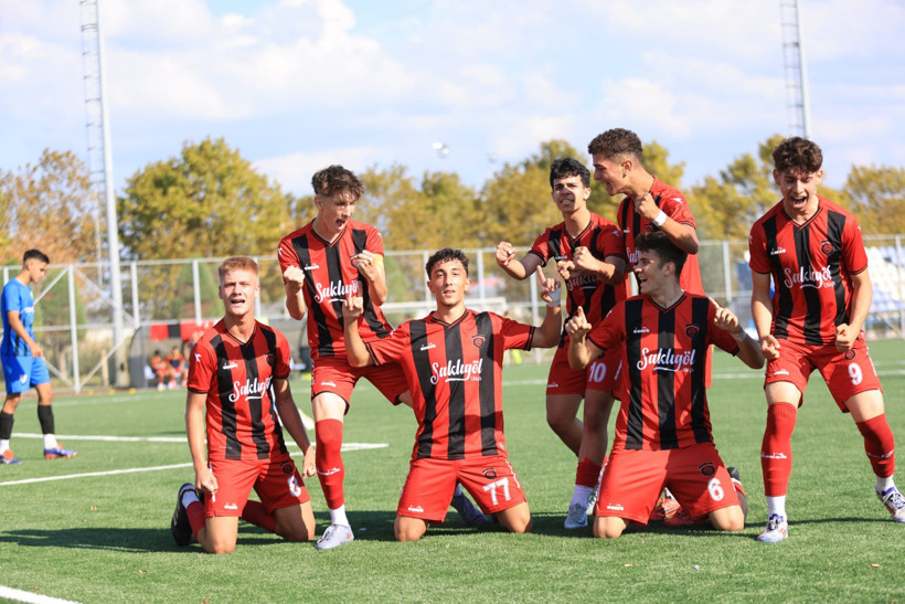Gölcükspor U-19’u tutabilene aşk olsun! “3-1” - Resim : 5