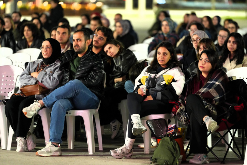 “Selvi Boylum Al Yazmalım” filmiyle sonbahara dokunaklı bir başlangıç - Resim : 1