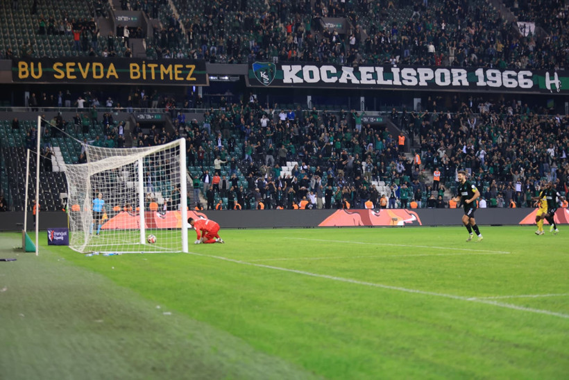 Petkovic ligdeki 4. golünü attı - Resim : 1