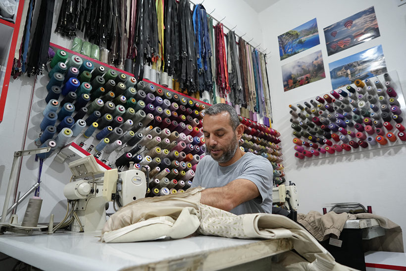 31 yıldır terzilik yapıyor... Çırak yok endişe var! - Resim : 4