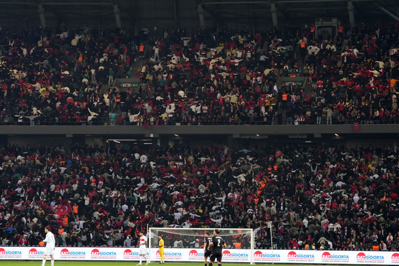 Türkiye - Gürcistan maçını 27 bin 974 seyirci takip etti - Resim : 1