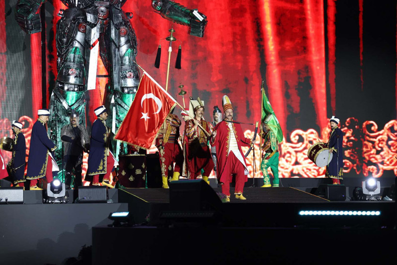 Güney Kore, Büyükşehir mehteri ile inledi - Resim : 1