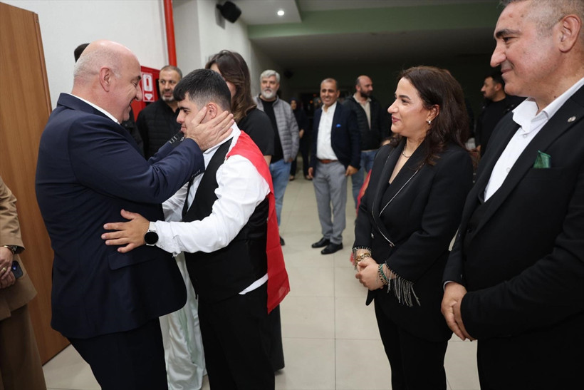 Down sendromlu gencin asker olma hayali gerçekleşti - Resim : 2