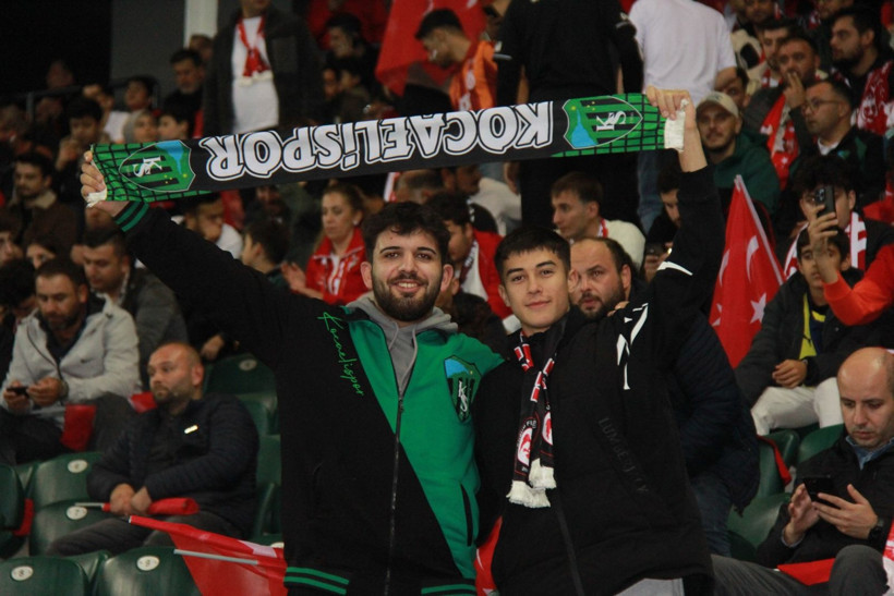 Kocaeli Kırmızı Beyaz! İşte müthiş tribün fotoğrafları - Resim: 57