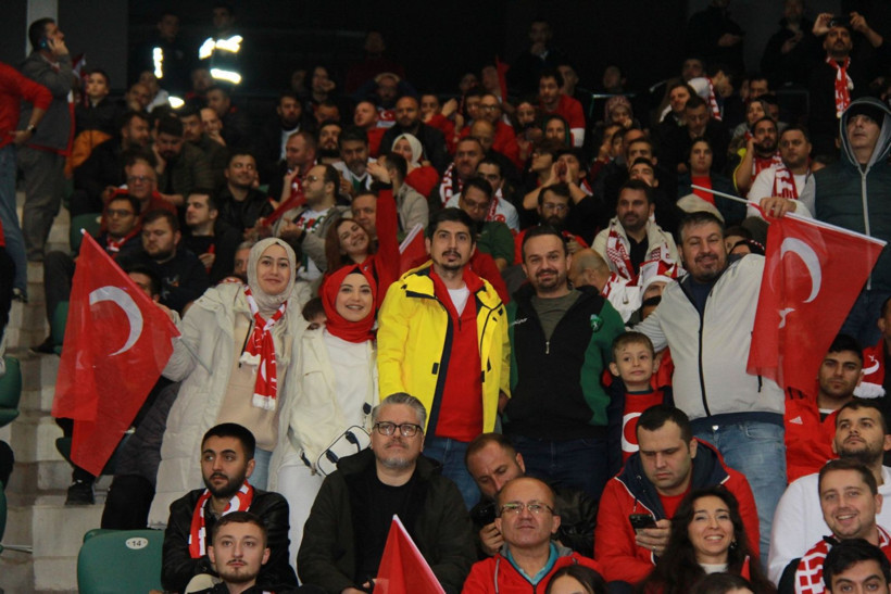Kocaeli Kırmızı Beyaz! İşte müthiş tribün fotoğrafları - Resim: 77