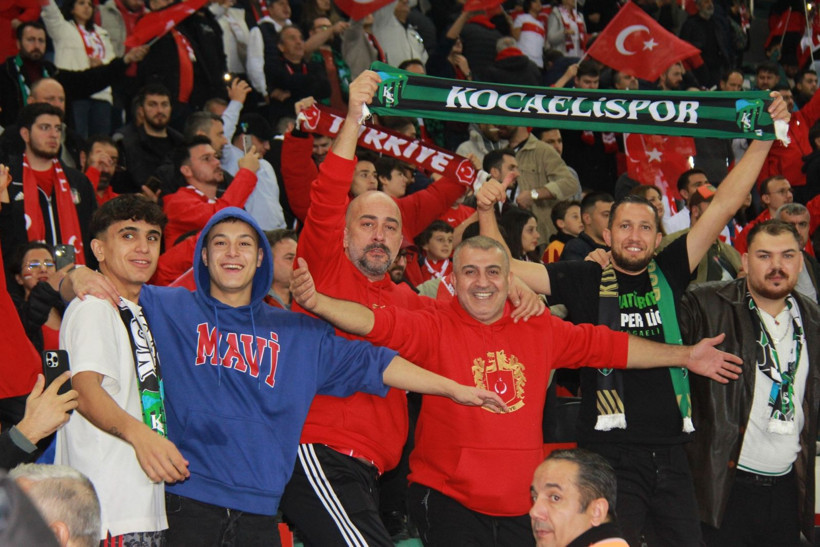 Kocaeli Kırmızı Beyaz! İşte müthiş tribün fotoğrafları - Resim: 87